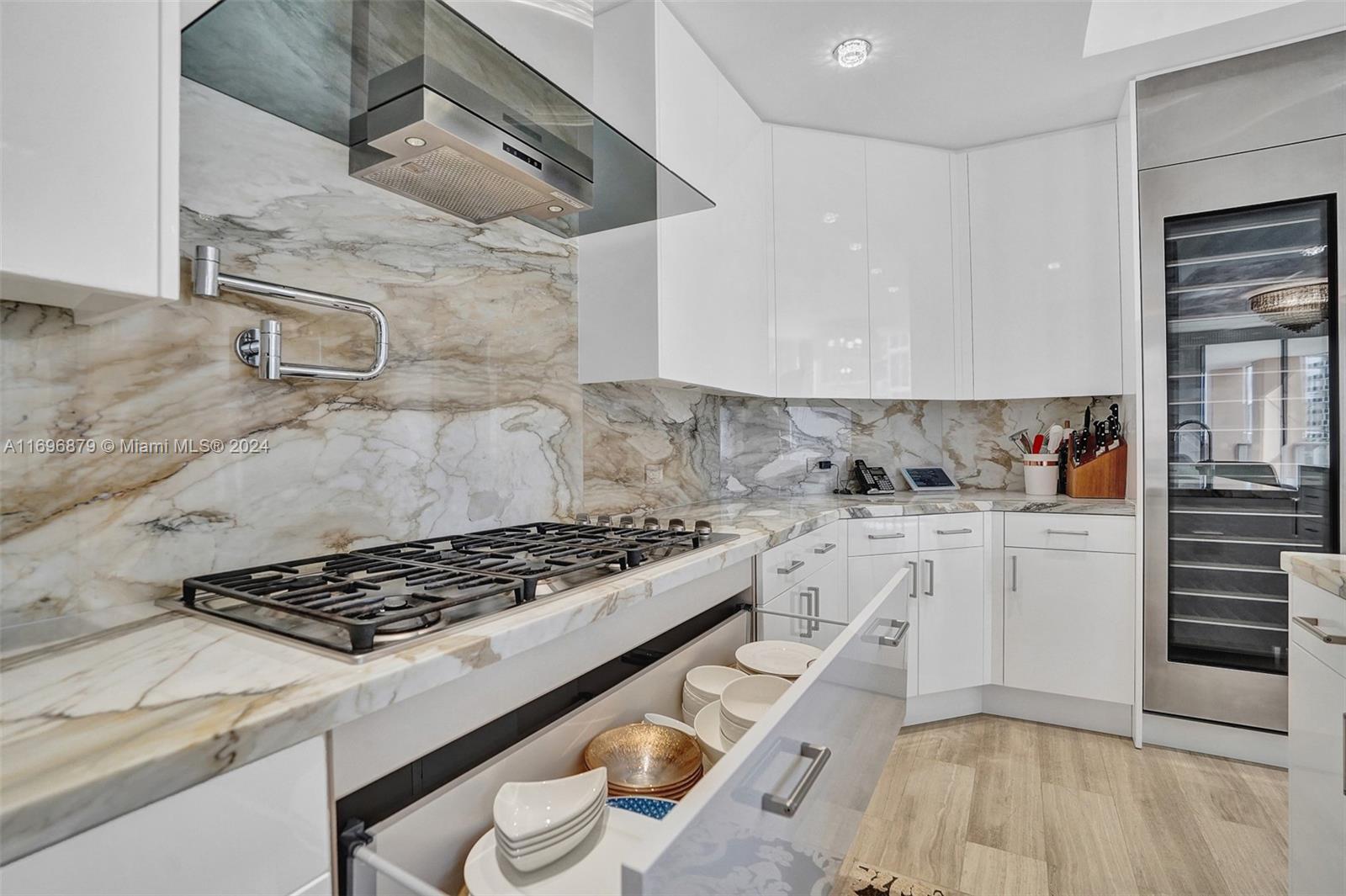 THE MANSIONS AT ACQUALINA - Residential