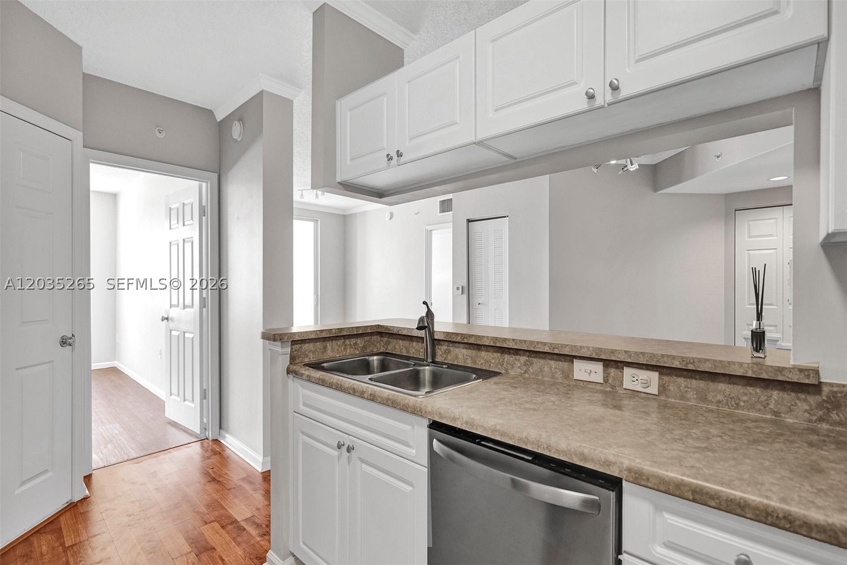 PORTO BELLAGIO CONDO - Residential Lease