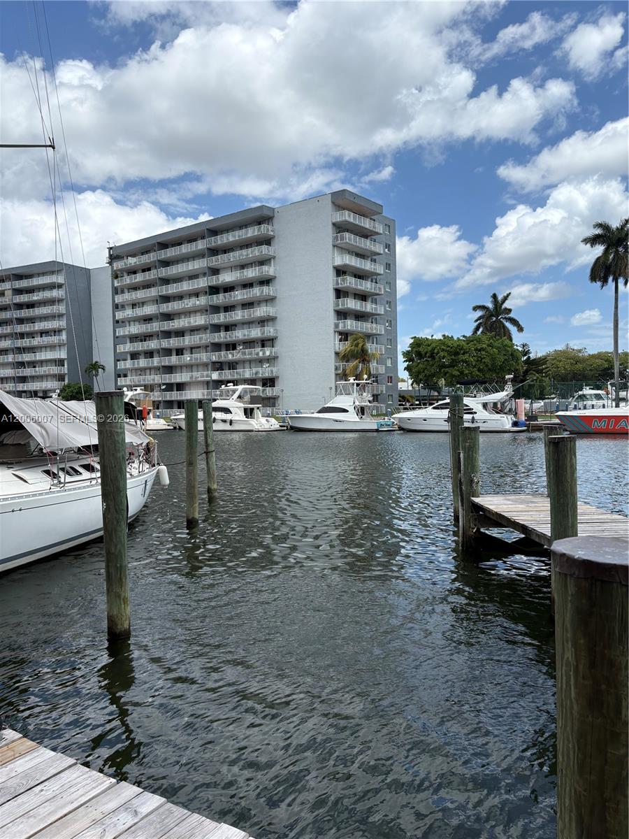 RIVER RUN SOUTH MARINA CO - Land
