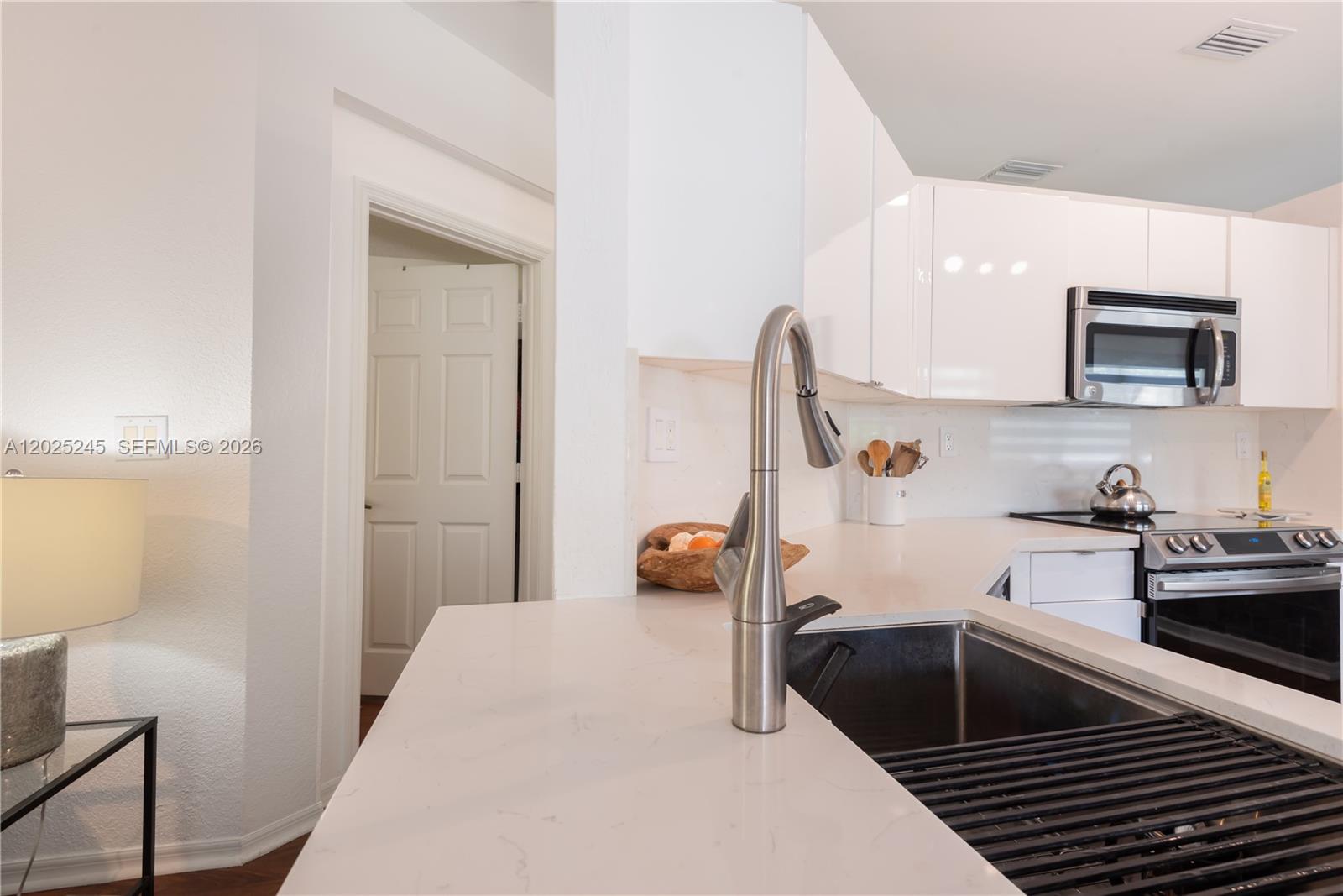 SAPPHIRE SHORES-SAPPHIRE - Residential