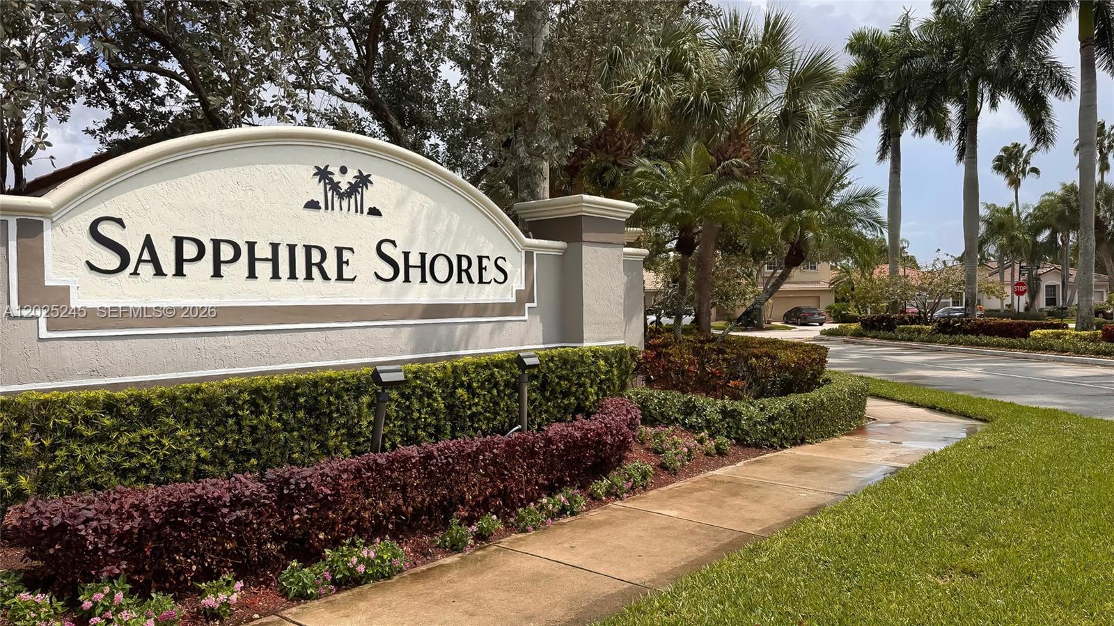 Lakefront home in Weston, excellent location, 3 bedrooms 2 baths, completely remodeled with new roof, enjoy the lake view from your own fenced yard, garage, located near top rated schools, restaurants, banks and shopping centers, community amenities include pool, gym & playgrounds.