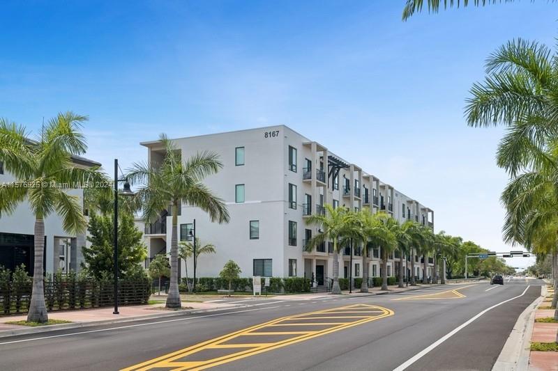Location Location Location Amazing 1 bedroom / 1 bathroom at Urbana in Downtown Doral Walking distance to all the restaurants in downtown Doral and  Trump International Golf Course. Comes with all the amenities you can imagine including a top notch gym, clubhouse, pool, basketball court and more.
Premium 3rd floor unit. This unit has barely been lived in. Currently Vacant. Contact Agent at 212-729-691 for easy showing.