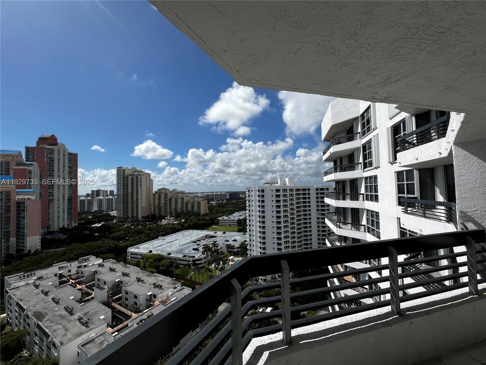 MYSTIC POINTE TOWER 600 - Residential