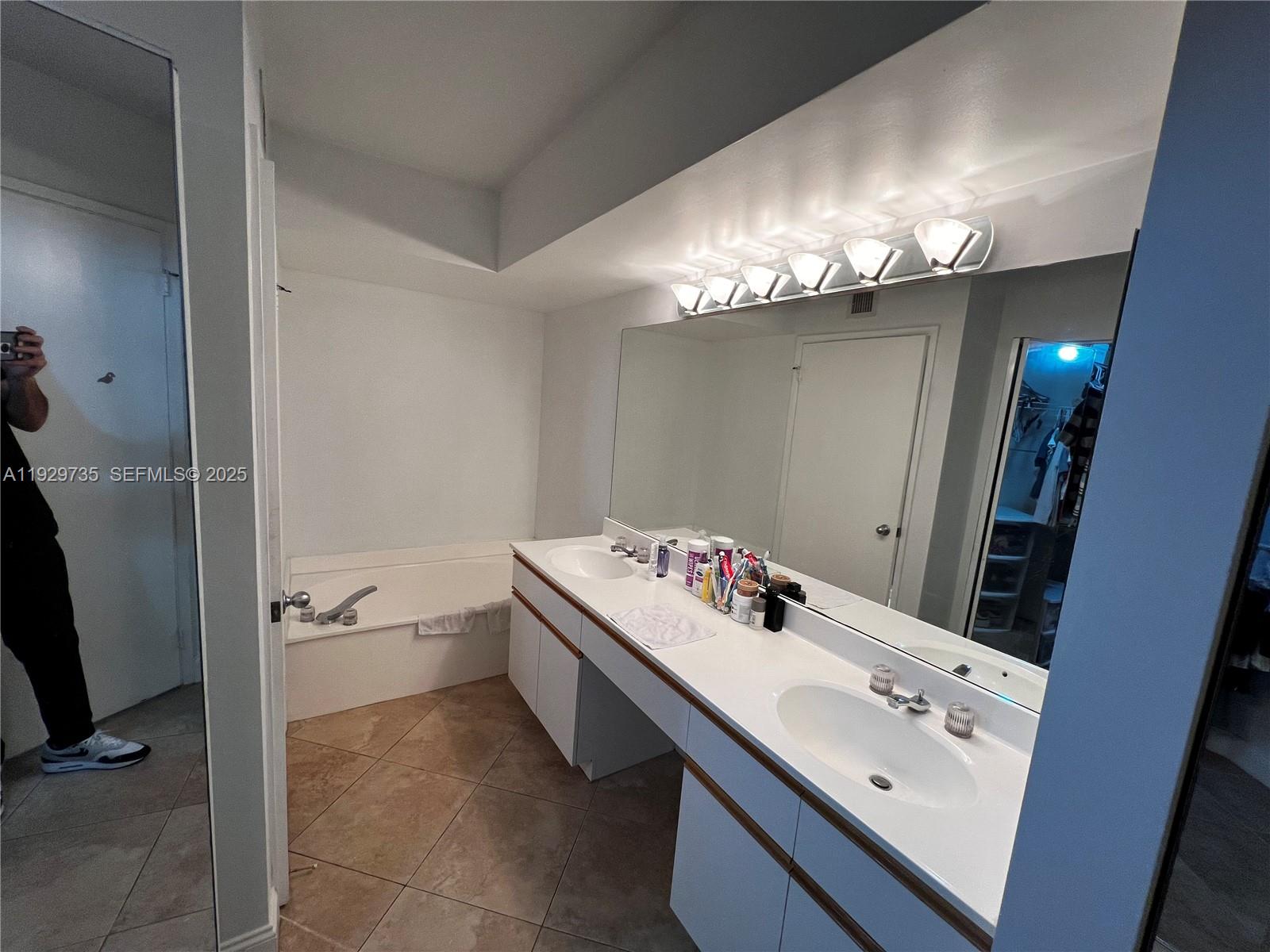MYSTIC POINTE TOWER 600 - Residential