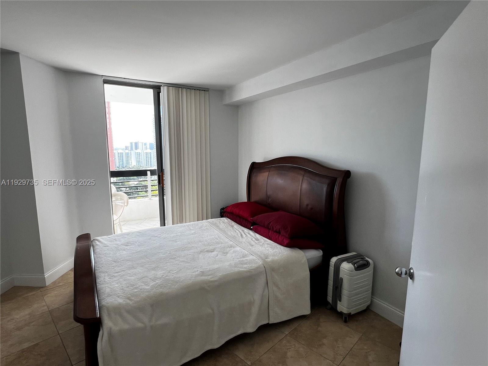 MYSTIC POINTE TOWER 600 - Residential