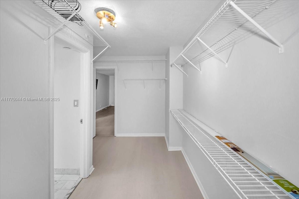 TOWERS OF QUAYSIDE CONDO - Residential Lease