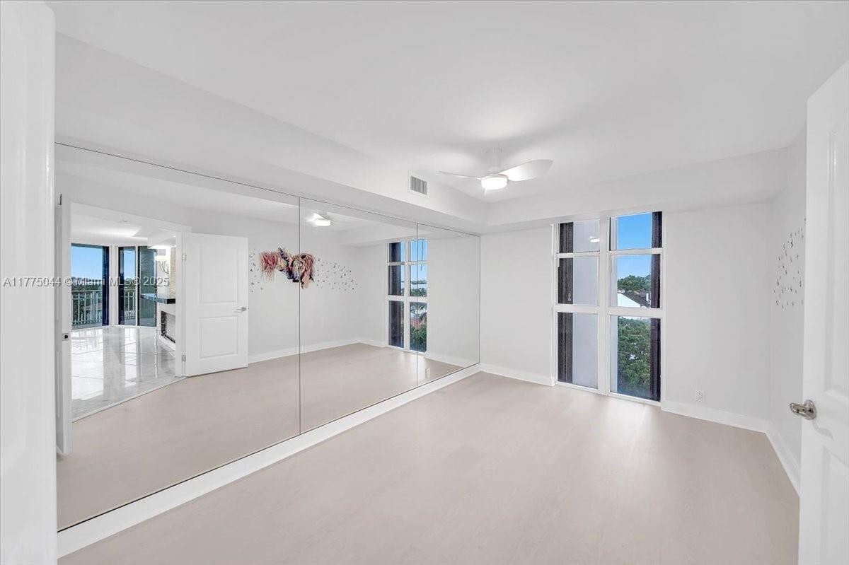 TOWERS OF QUAYSIDE CONDO - Residential Lease