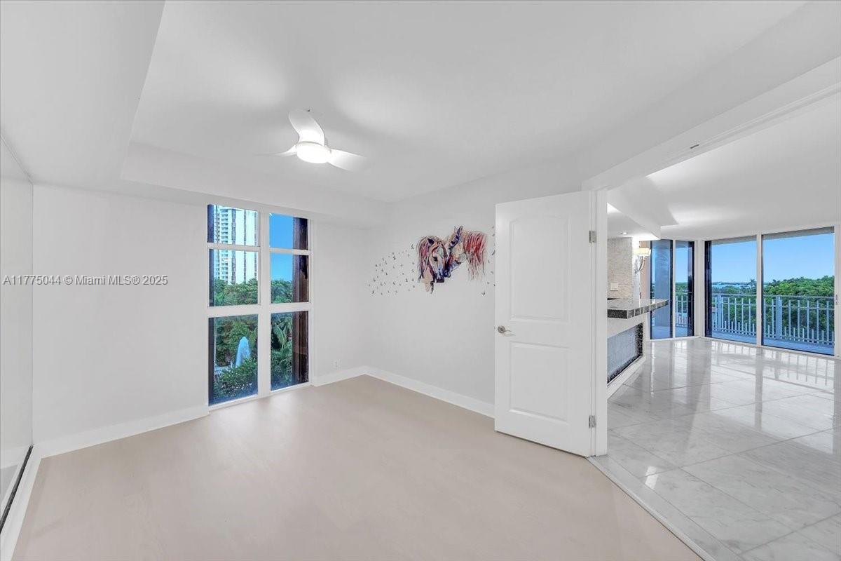 TOWERS OF QUAYSIDE CONDO - Residential Lease