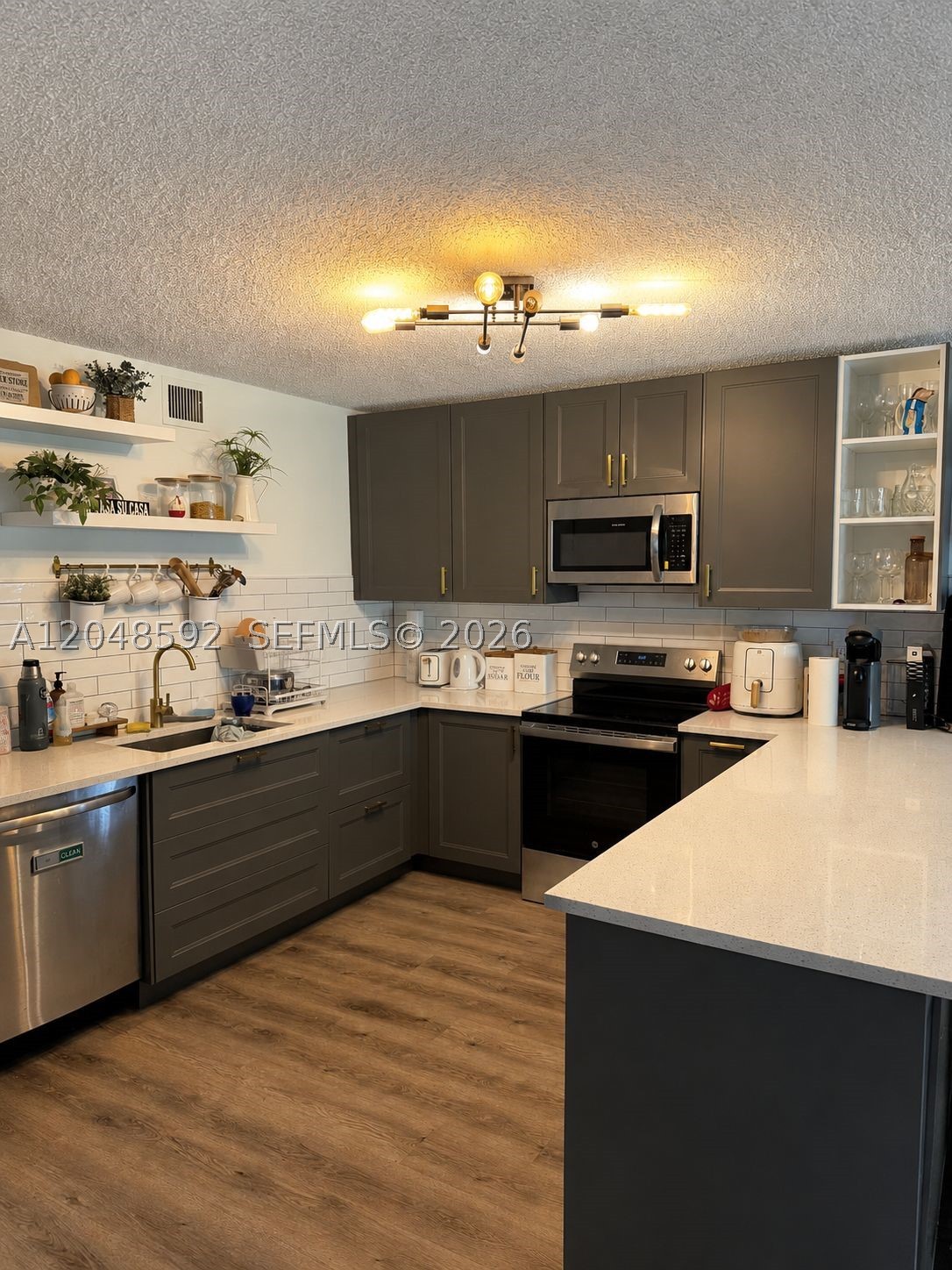 FAIRWAYS AT BONAVENTURE C - Residential