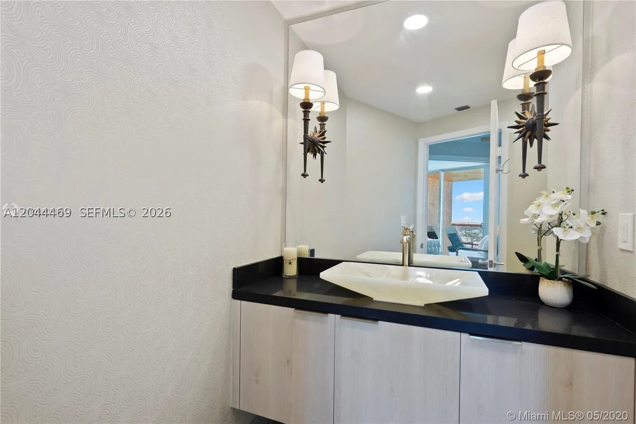 PORTOFINO TOWER CONDO - Residential