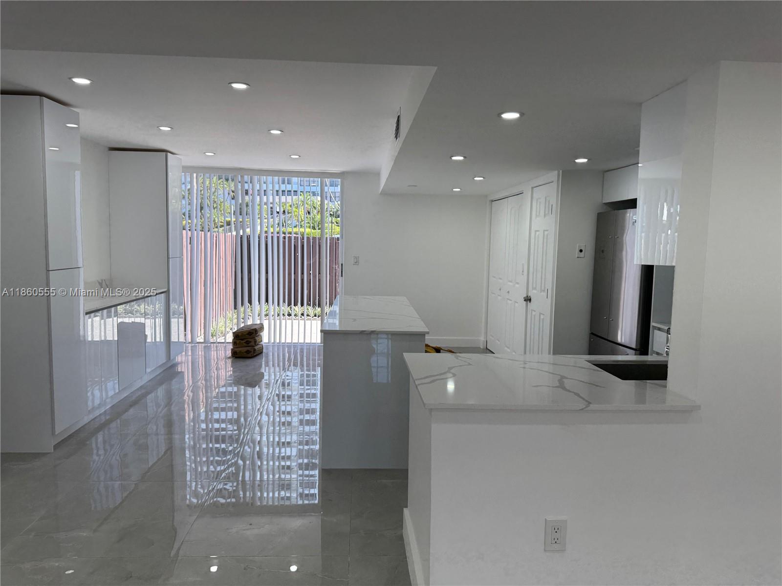 VENETIAN PARK I CONDO - Residential