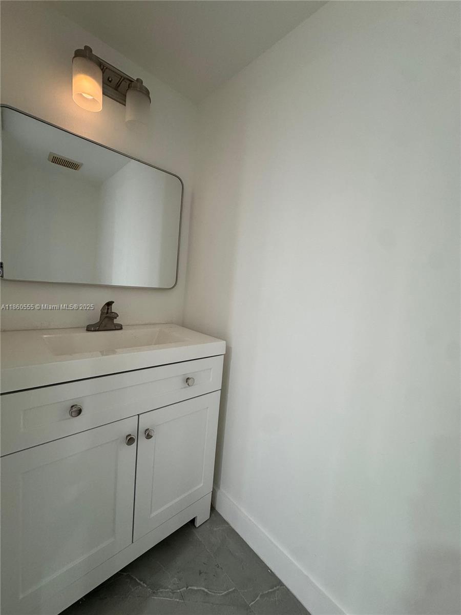 VENETIAN PARK I CONDO - Residential