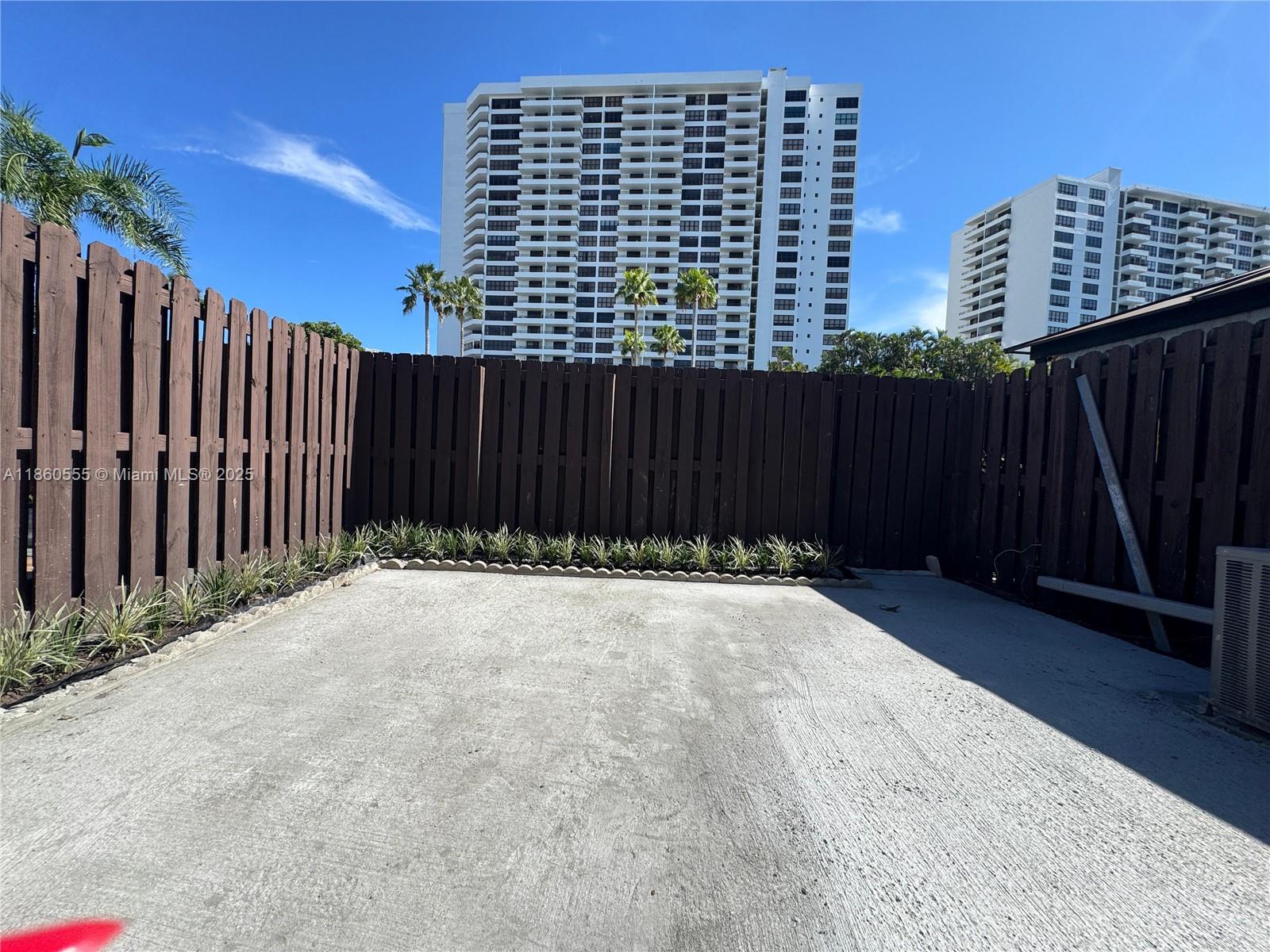 VENETIAN PARK I CONDO - Residential