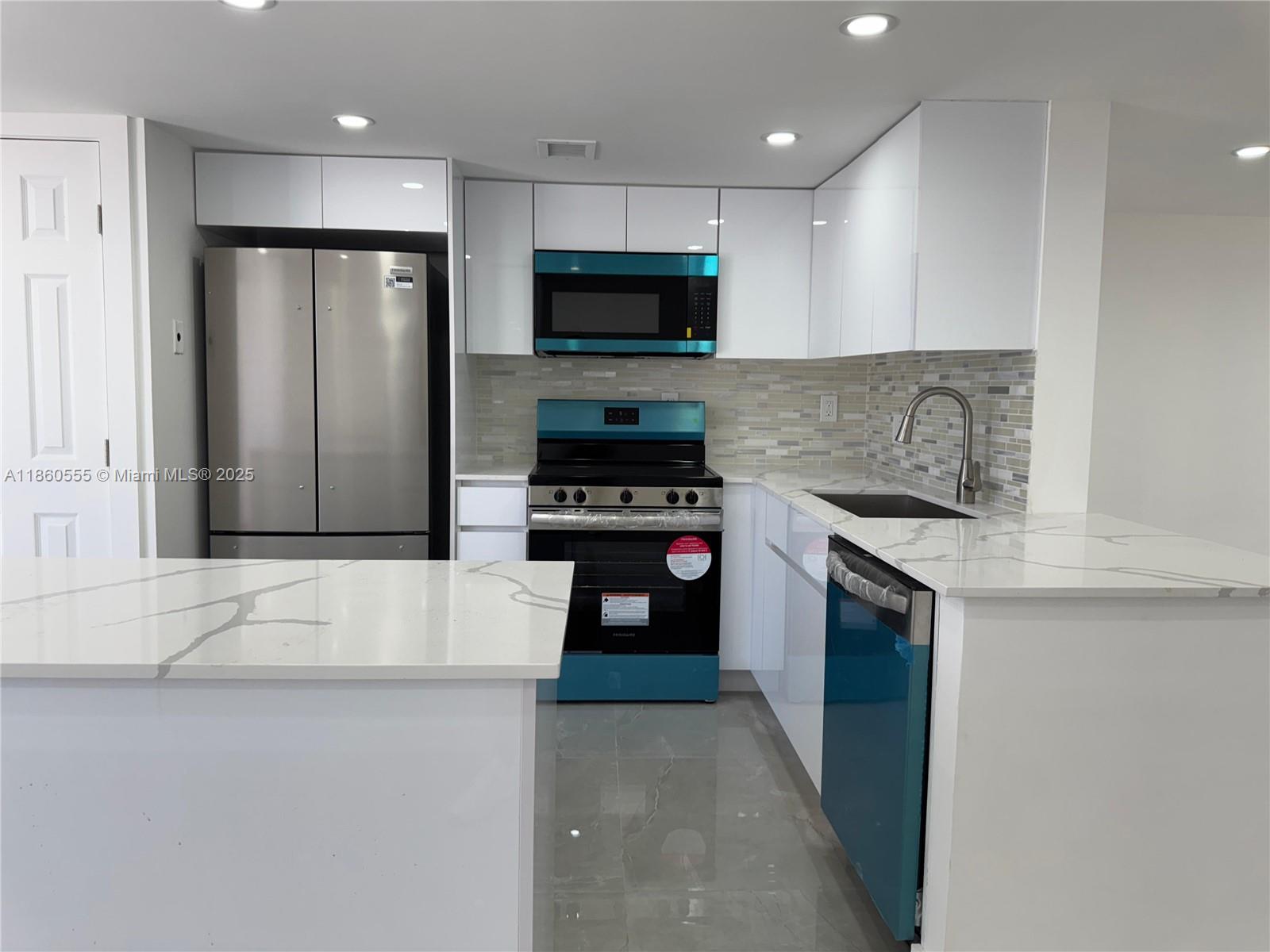VENETIAN PARK I CONDO - Residential