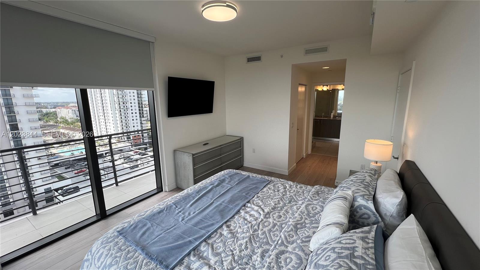 5350 Park Condo - Residential