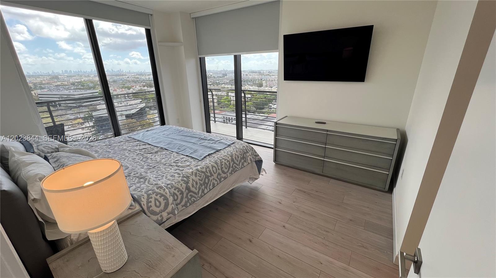5350 Park Condo - Residential