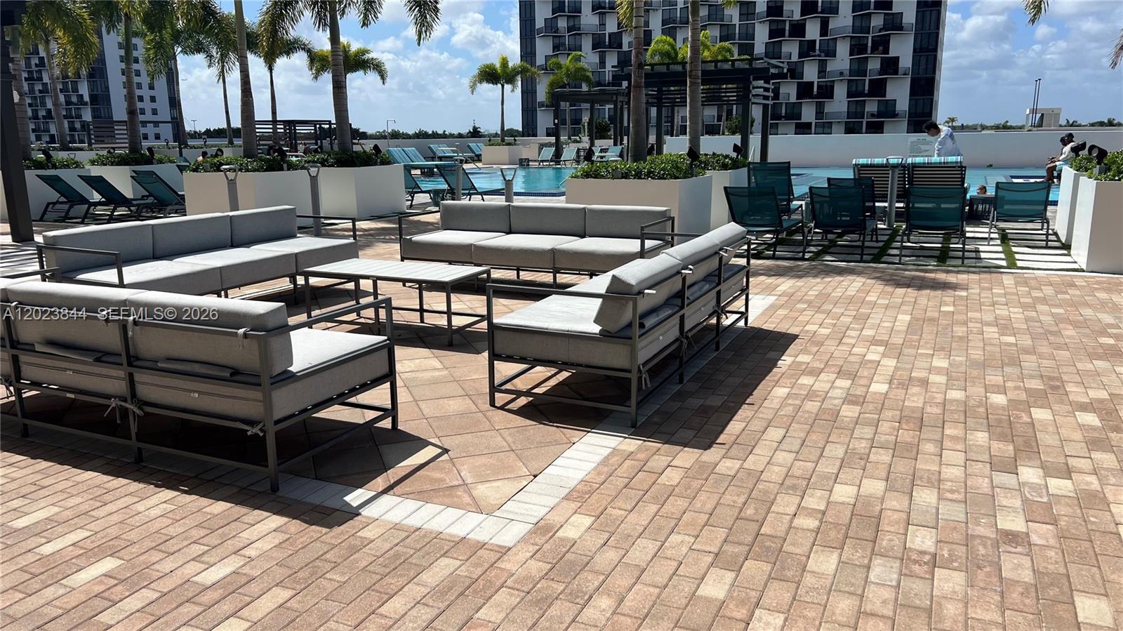 5350 Park Condo - Residential