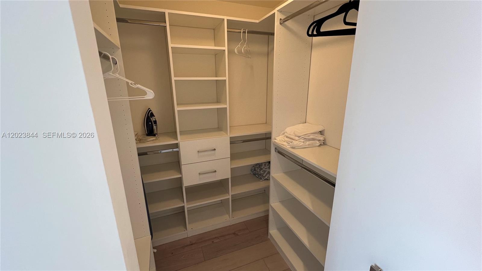 5350 Park Condo - Residential