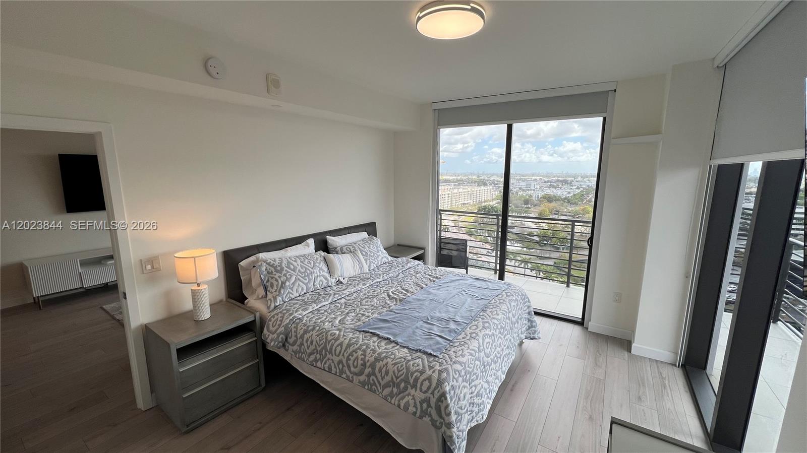 5350 Park Condo - Residential