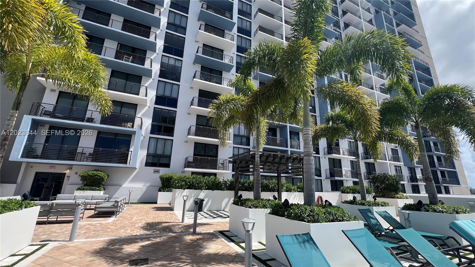 5350 Park Condo - Residential