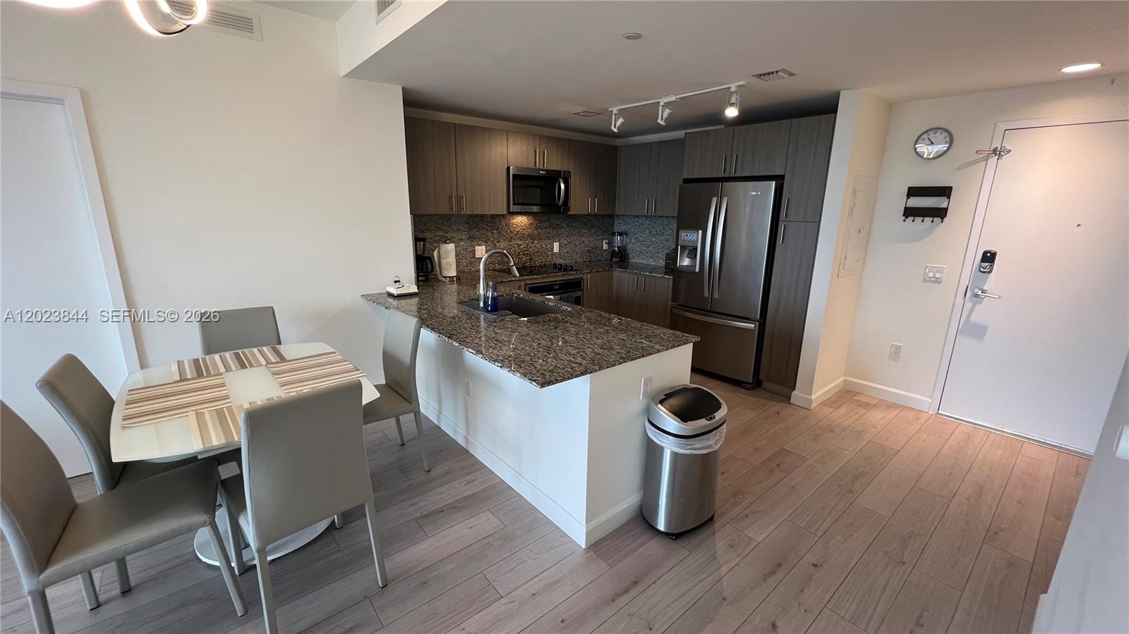 5350 Park Condo - Residential