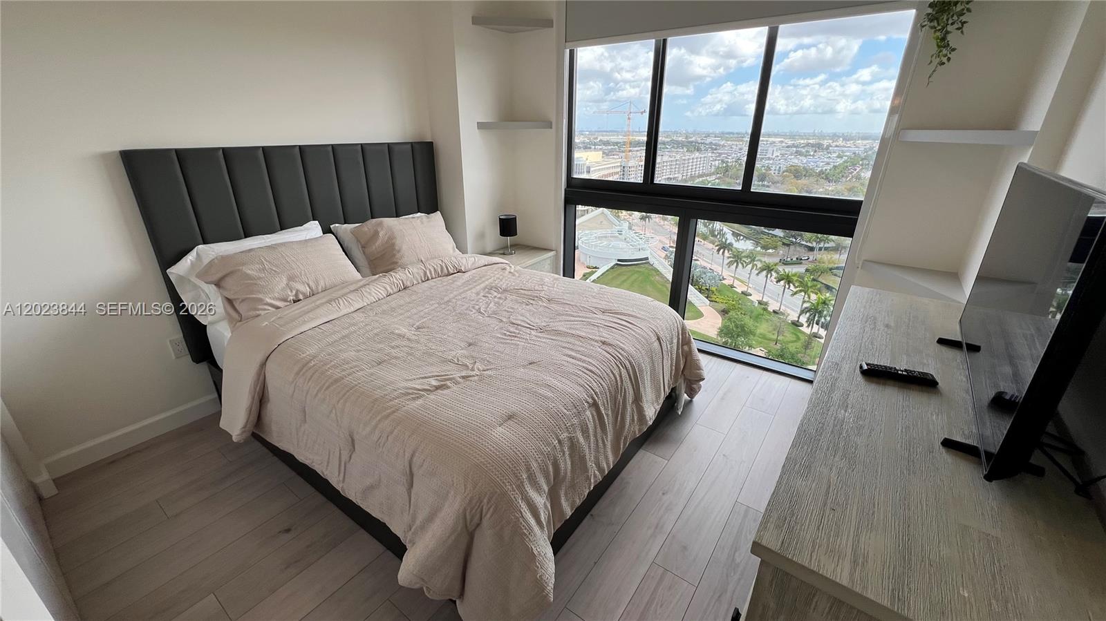 5350 Park Condo - Residential