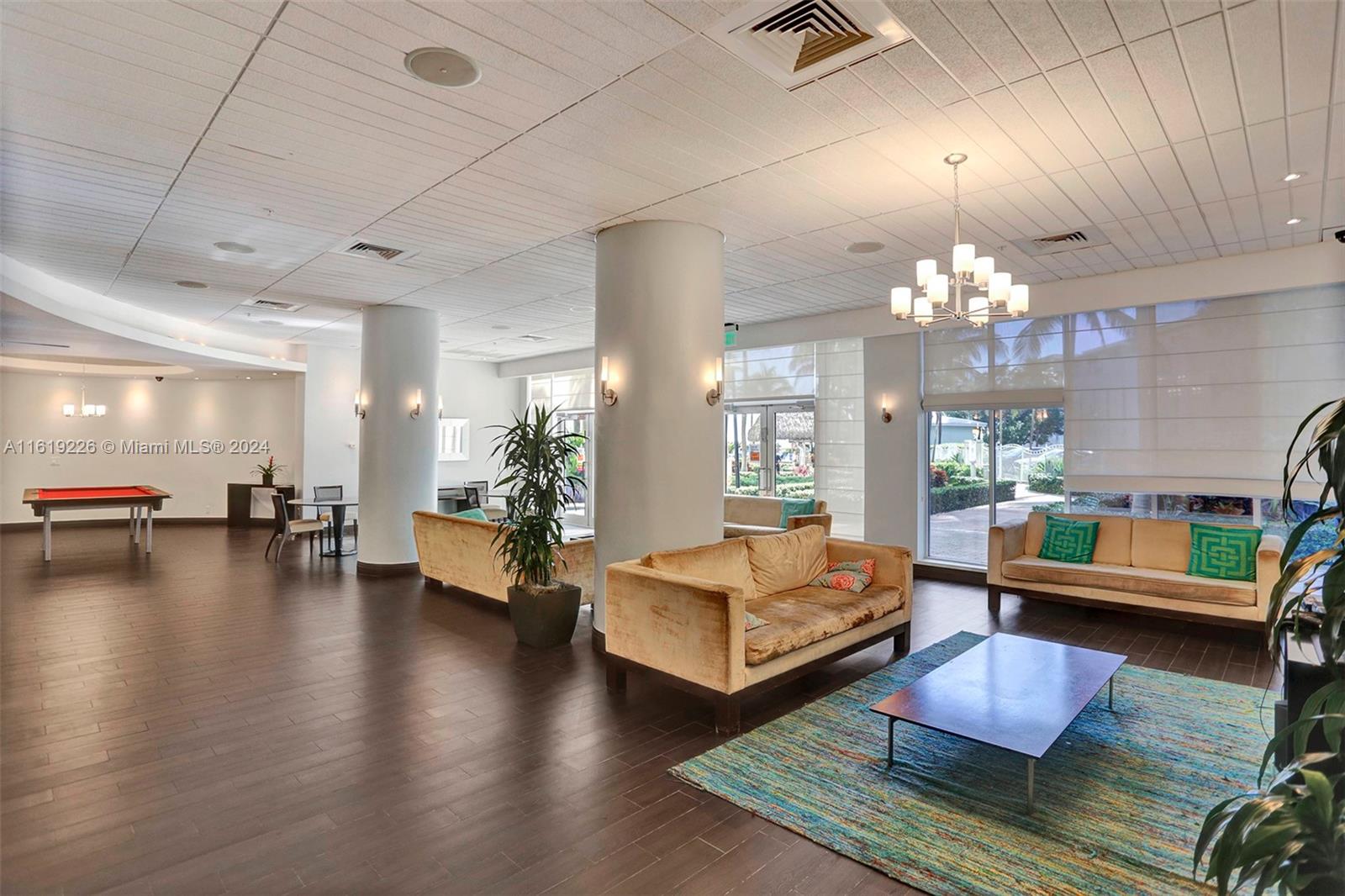 TIDES ON HOLLYWOOD BEACH - Residential