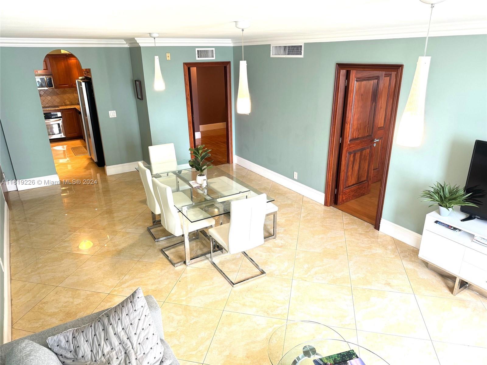 TIDES ON HOLLYWOOD BEACH - Residential