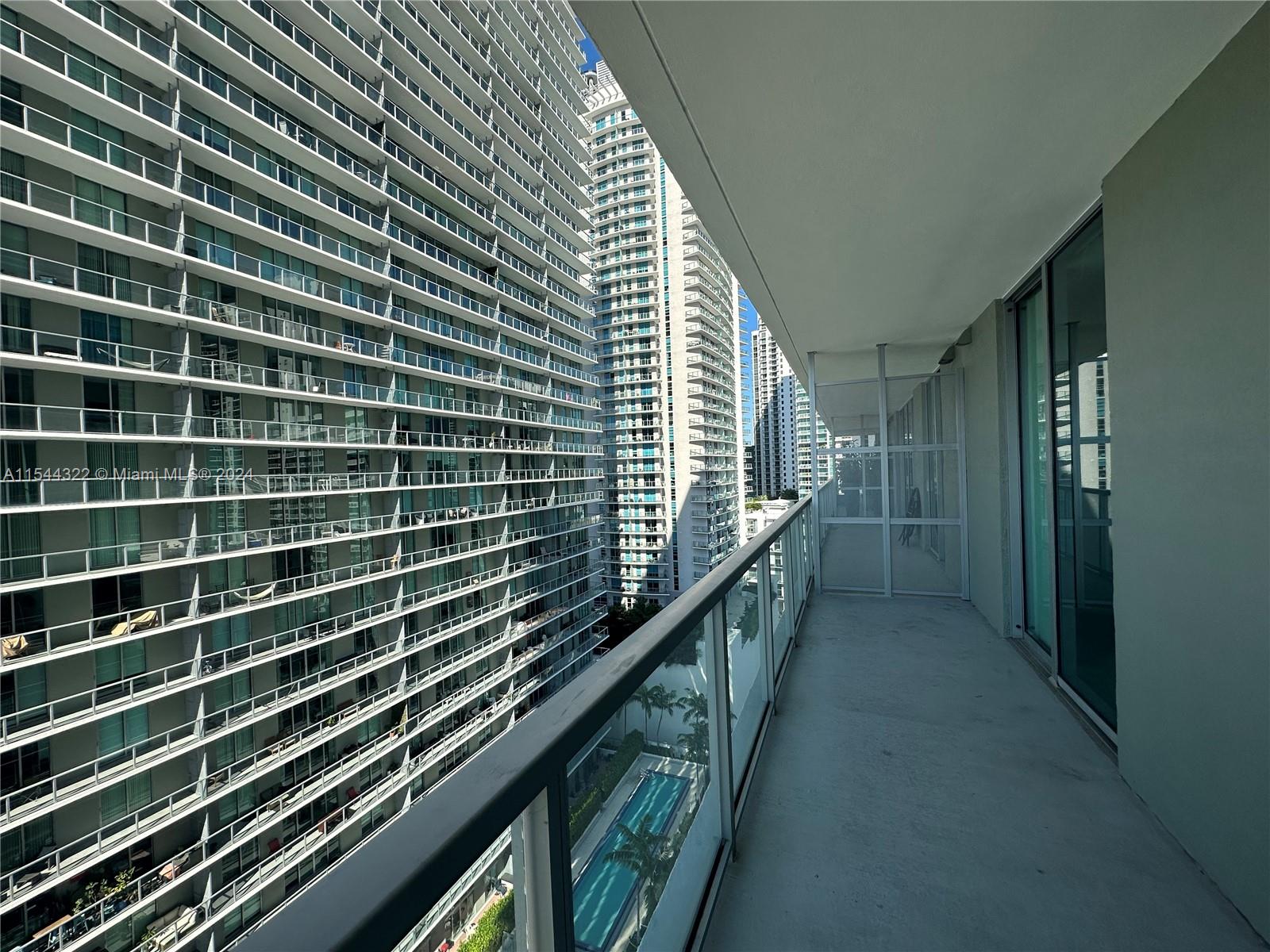 THE AXIS ON BRICKELL COND - Residential