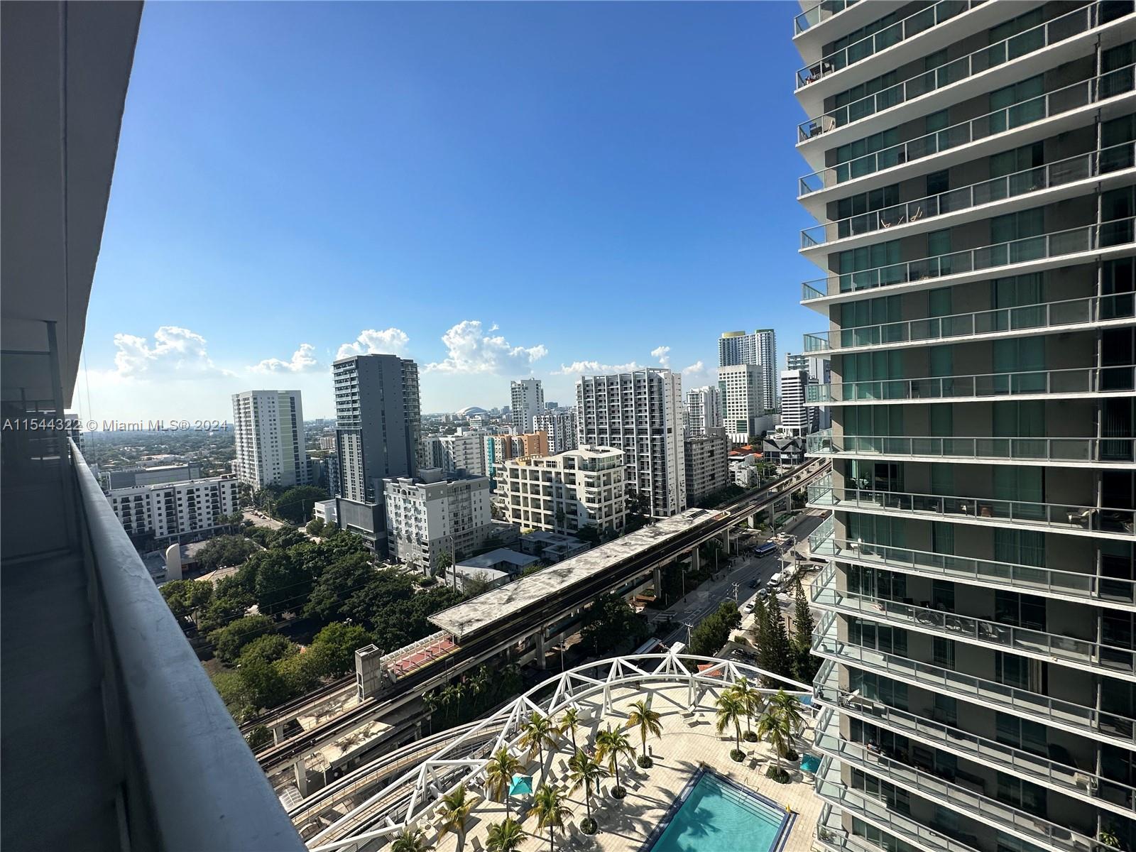 THE AXIS ON BRICKELL COND - Residential