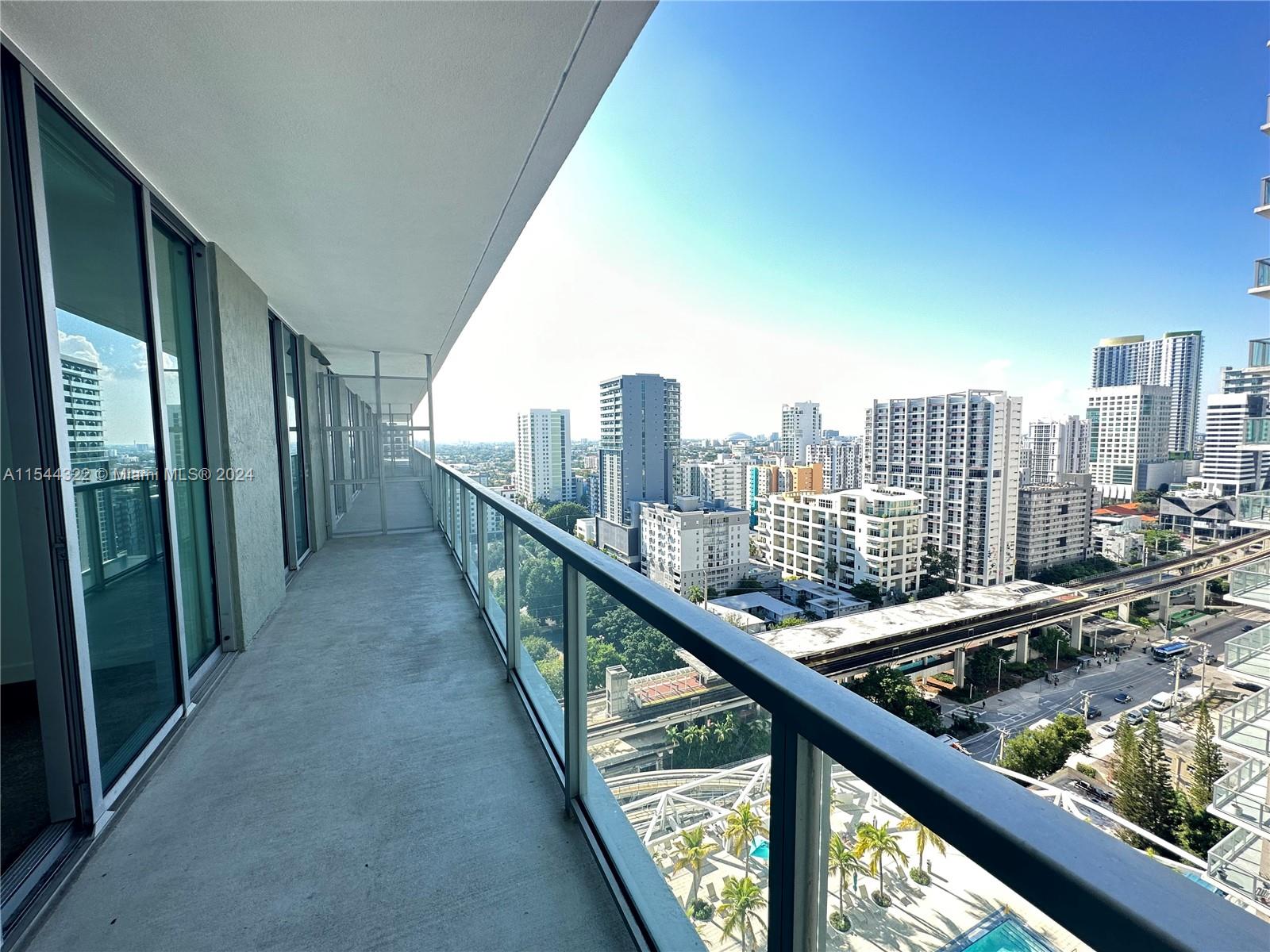 THE AXIS ON BRICKELL COND - Residential