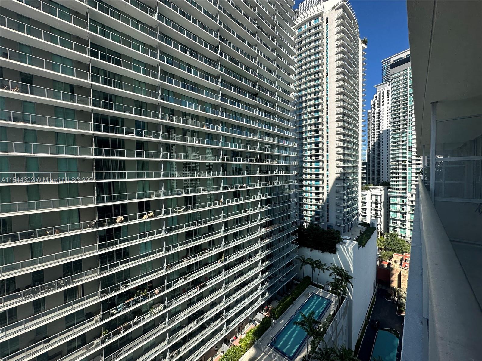 THE AXIS ON BRICKELL COND - Residential