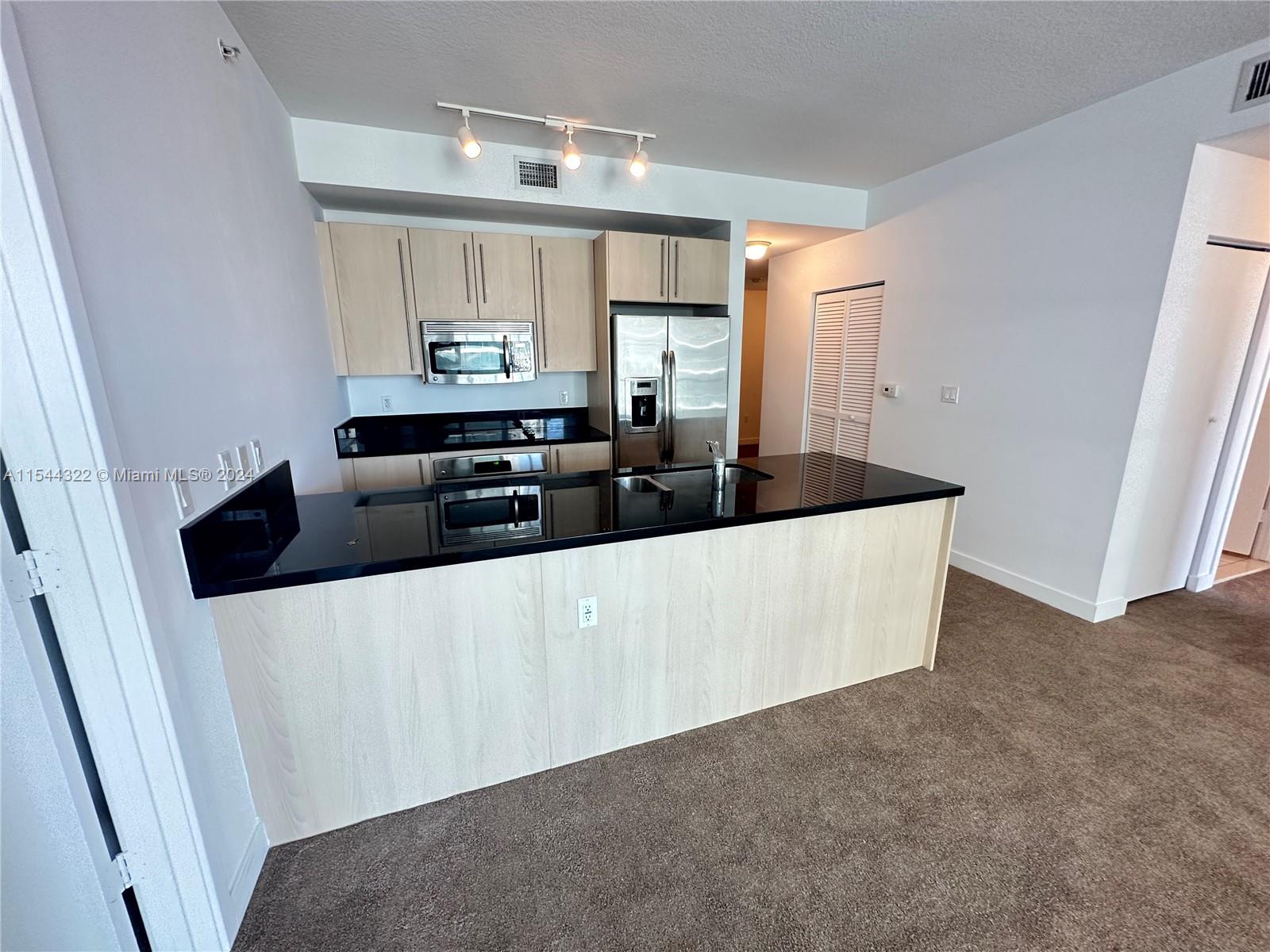 THE AXIS ON BRICKELL COND - Residential