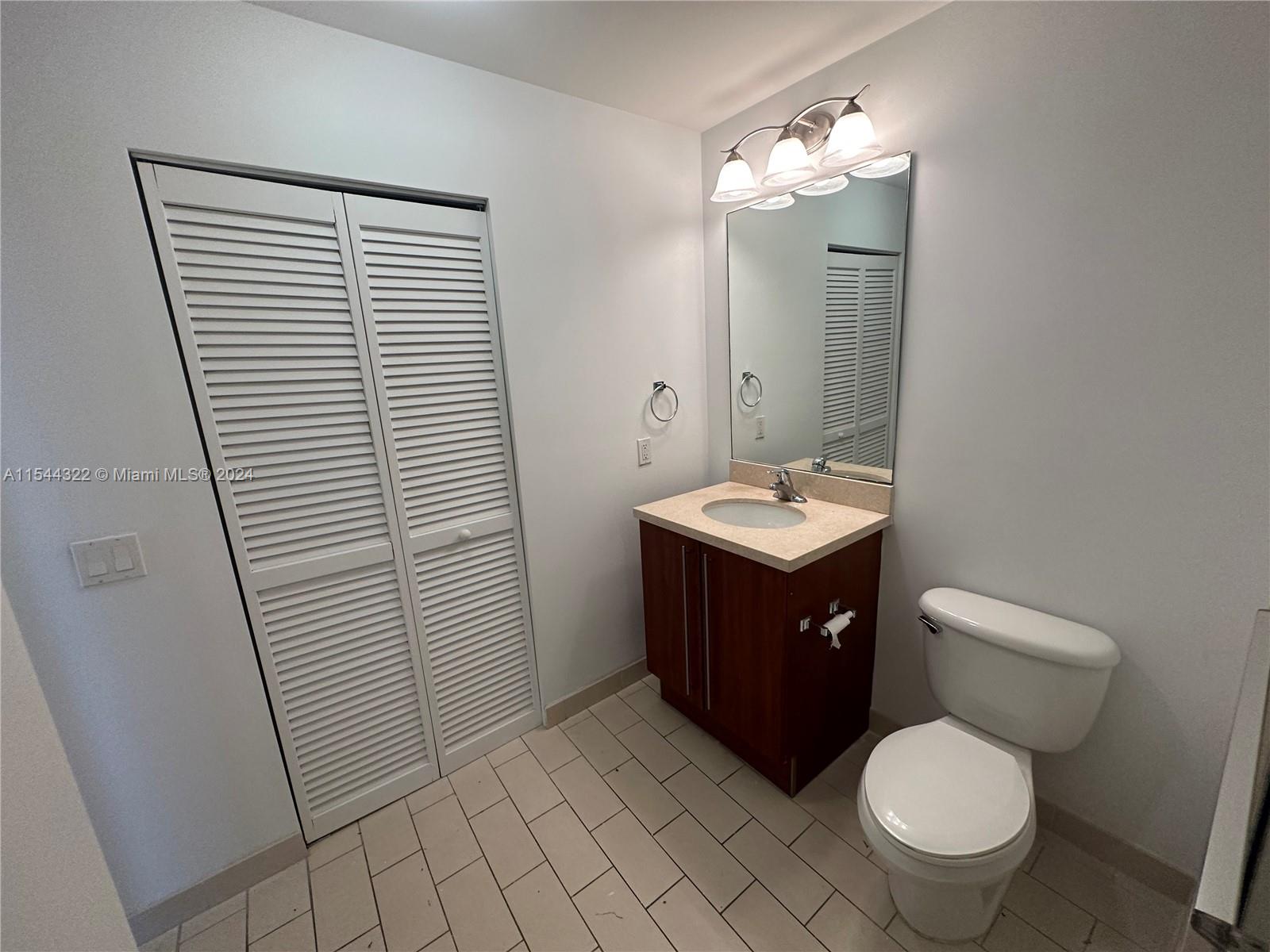 THE AXIS ON BRICKELL COND - Residential