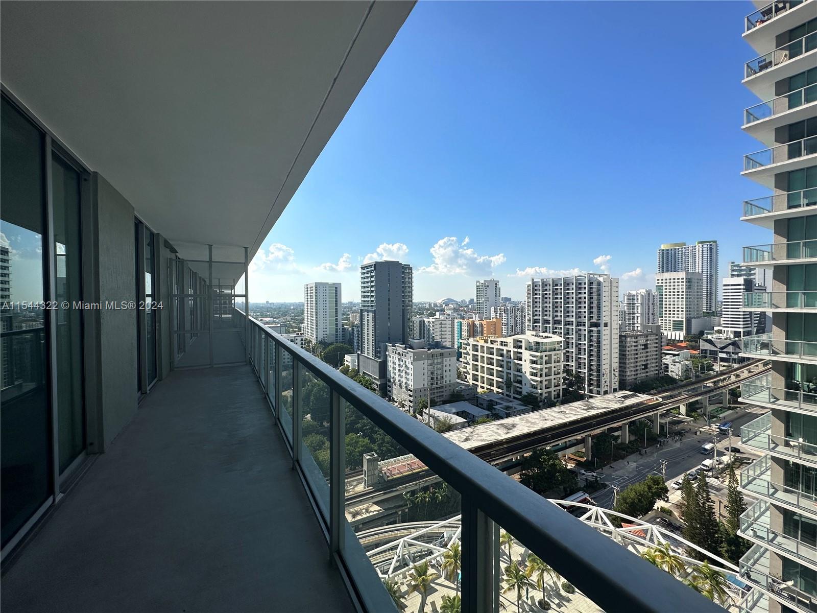 THE AXIS ON BRICKELL COND - Residential