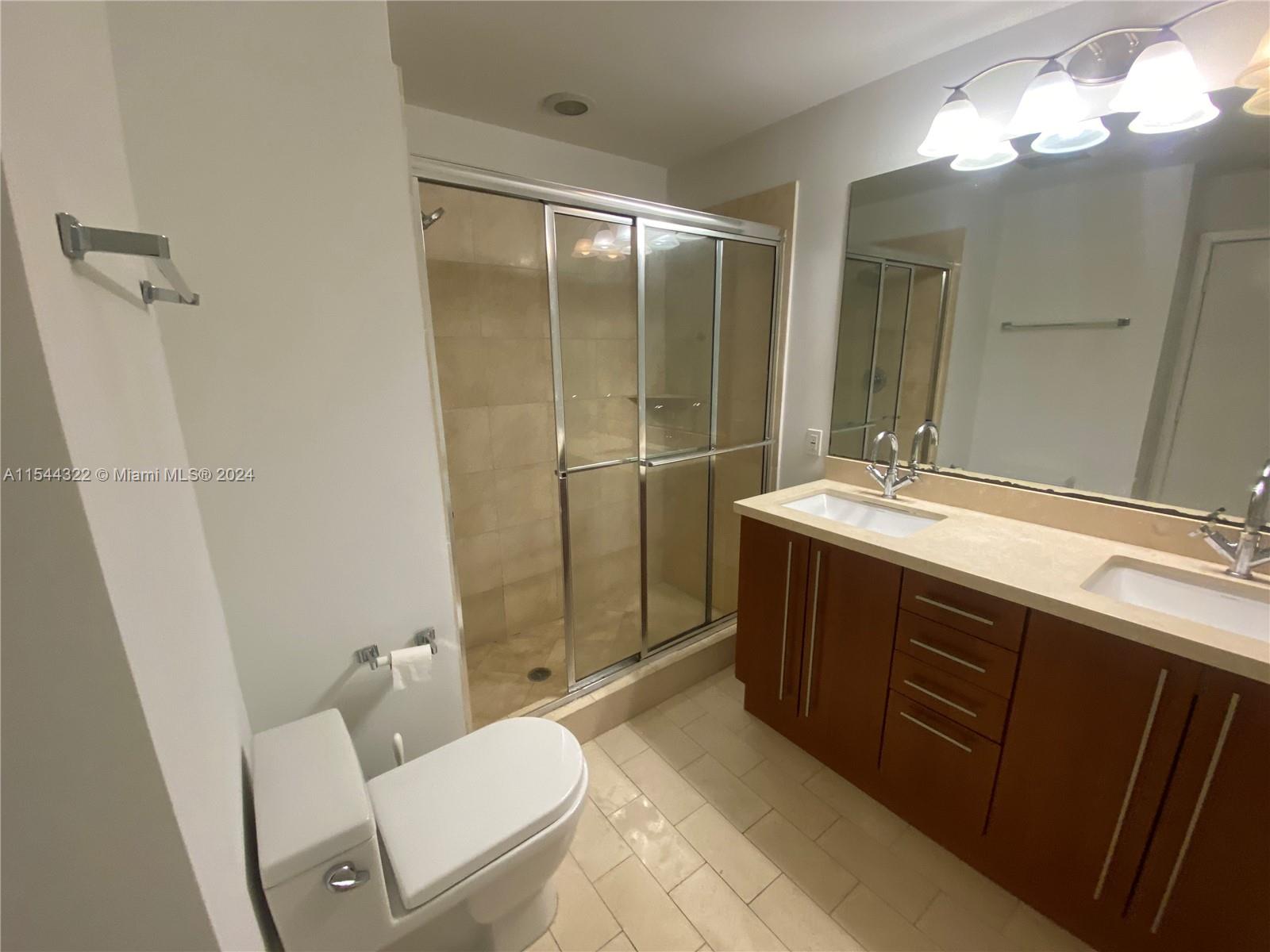 THE AXIS ON BRICKELL COND - Residential