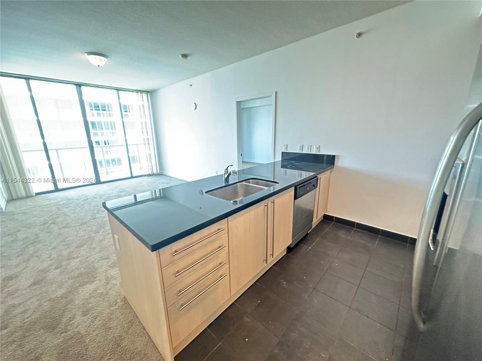 THE AXIS ON BRICKELL COND - Residential