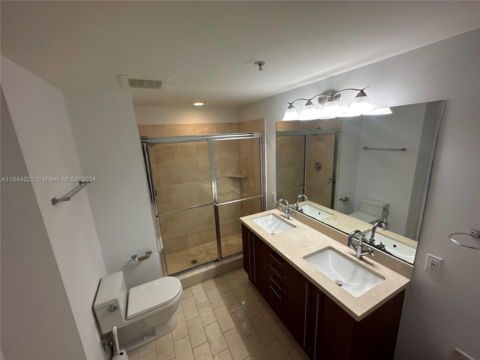 THE AXIS ON BRICKELL COND - Residential
