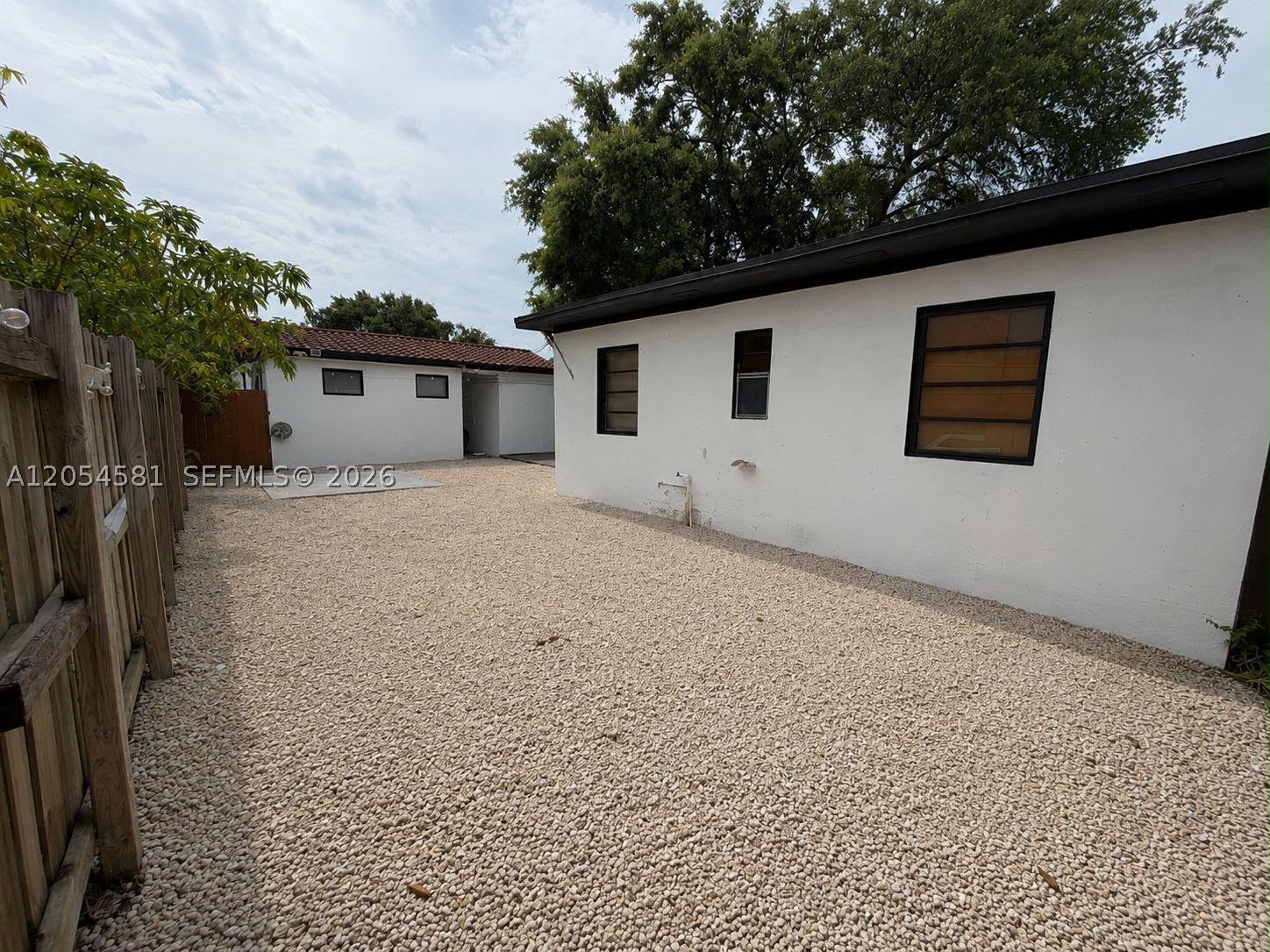 COUNTRY CLUB ESTATES SEC - Residential Lease