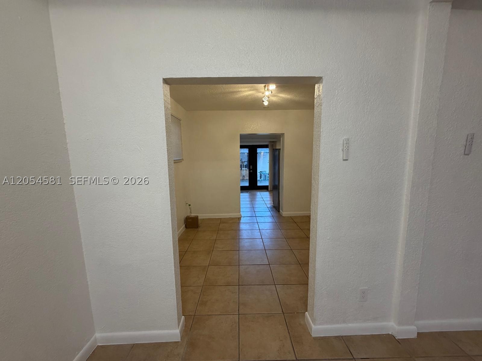 COUNTRY CLUB ESTATES SEC - Residential Lease