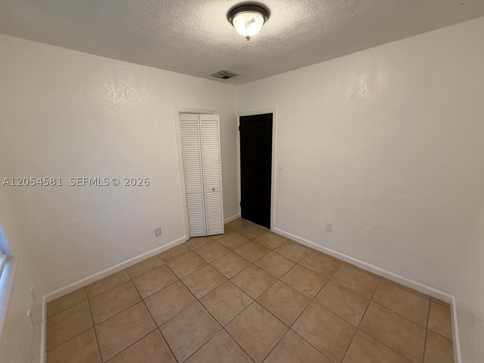 COUNTRY CLUB ESTATES SEC - Residential Lease