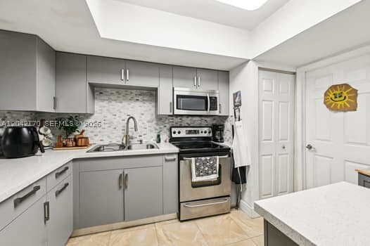 SAGA BAY TOWNHOMES - Residential