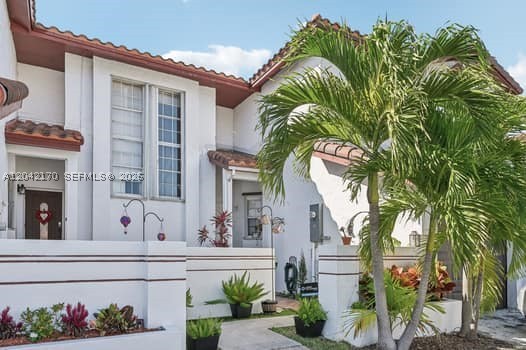 SAGA BAY TOWNHOMES - Residential