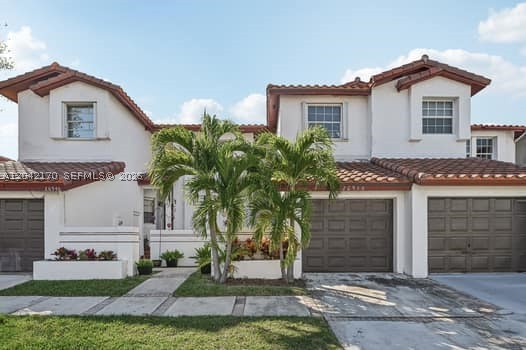 SAGA BAY TOWNHOMES - Residential