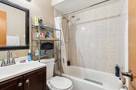 SAGA BAY TOWNHOMES - Residential