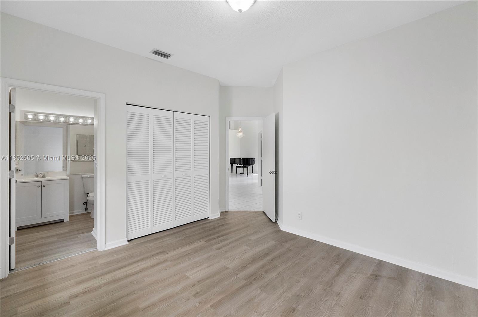 OAK RUN OF ARVIDA COUNTRY - Residential