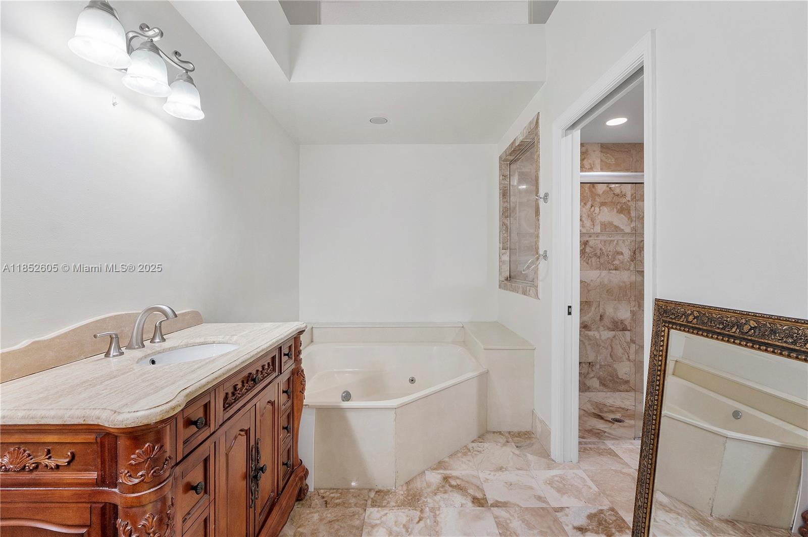 OAK RUN OF ARVIDA COUNTRY - Residential