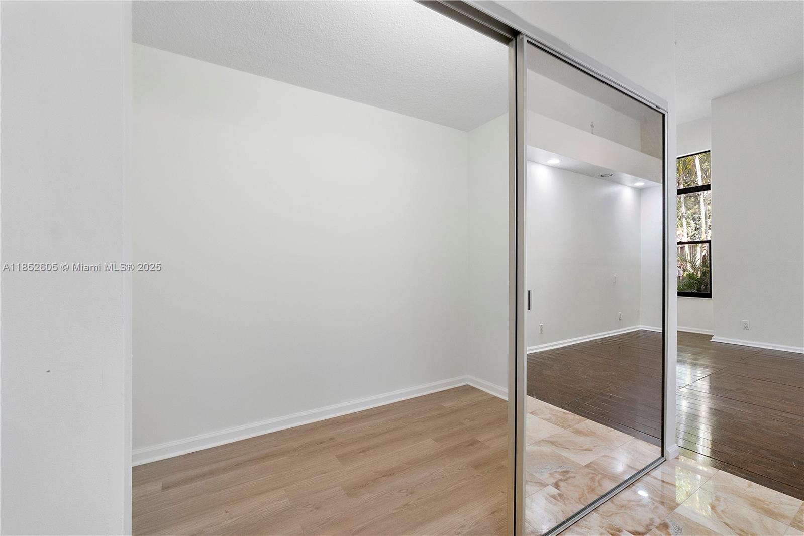 OAK RUN OF ARVIDA COUNTRY - Residential
