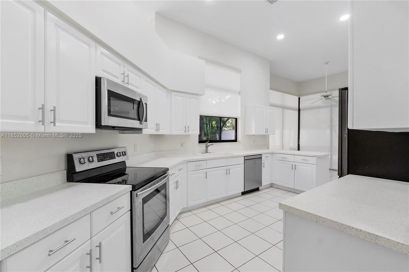 OAK RUN OF ARVIDA COUNTRY - Residential