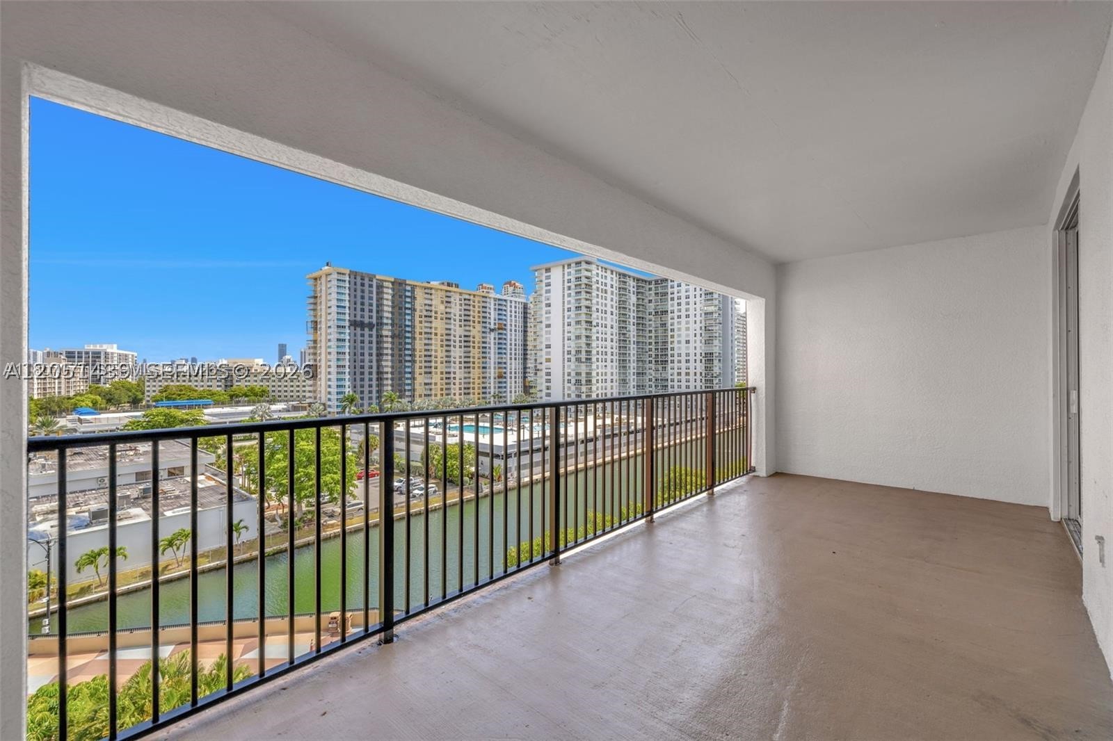 PORTO BELLAGIO CONDO - Residential